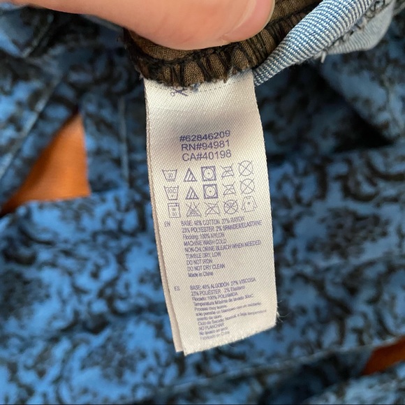 Forever 21 Velvet Pattern Blue Jeans | Skinny | Mid Rise | 24 - Picture 5 of 6